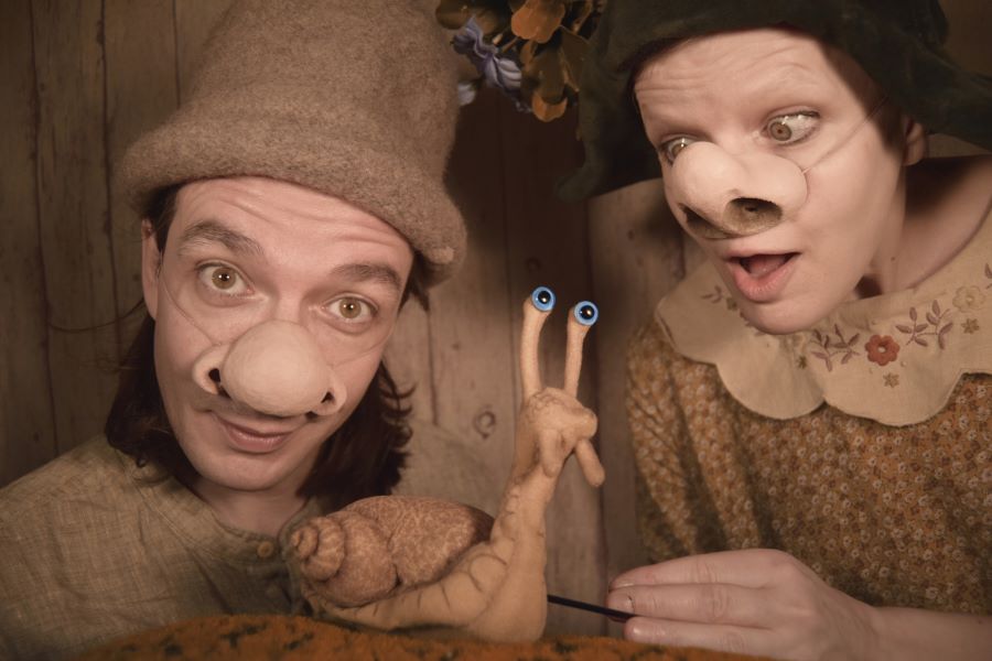 Hölmöläiset ja etana